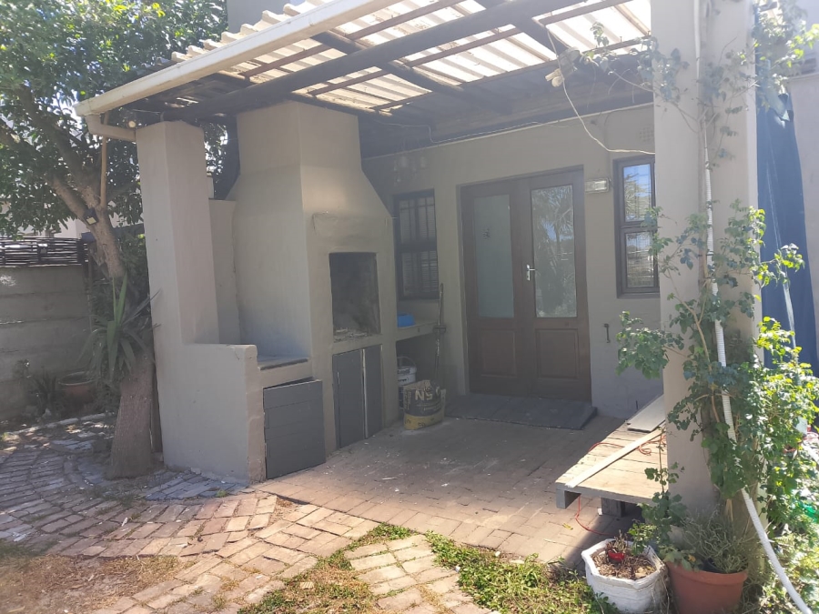 3 Bedroom Property for Sale in Table View Western Cape
